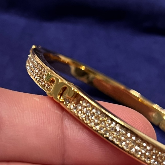Tory Burch Jewelry - Brand New Tory Burch SERIF-T Pave Hinged Bracelet Bangle Swarovski Crystal Gold